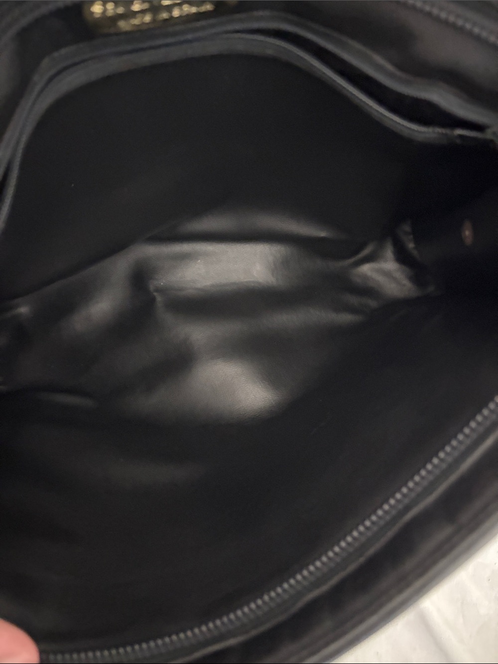 Vintage Sac Givenchy Black Leather Clutch Logo and Gold Zipper - Picture 6 of 6